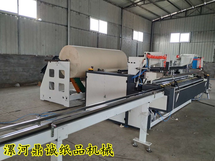 三米全自動拔桿衛(wèi)生紙復(fù)卷機(jī)